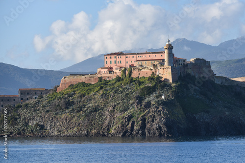 Forte Stella col faro, all'ingresso del porto di Portoferraio