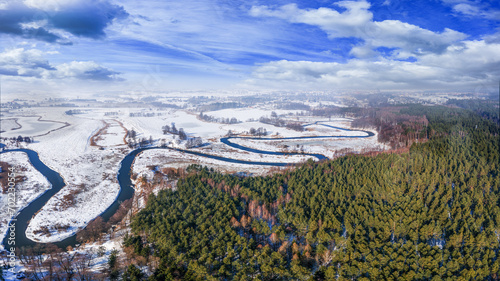 Zima nad rzeką Łyną na Warmii.