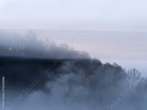 Wolken und dichter Nebel am Dammelsberg, Marburg