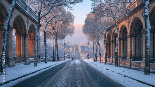 Photo A tree-lined boulevard adorned with majestic arches, their surfaces coated in a