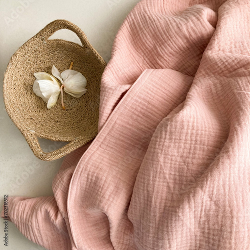 Photos Soft fluffy pink muslin blanket