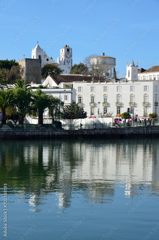 Vista de Tavira junto al río Gilao, Algarve, Portugal