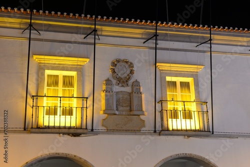 Plaza de la República iluminada por Navidad en Tavira, Algarve, Portugal