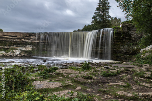 J  gala-Joa  Comt   de Harju  Estonie  Europe  - Vue estivale de la cascade