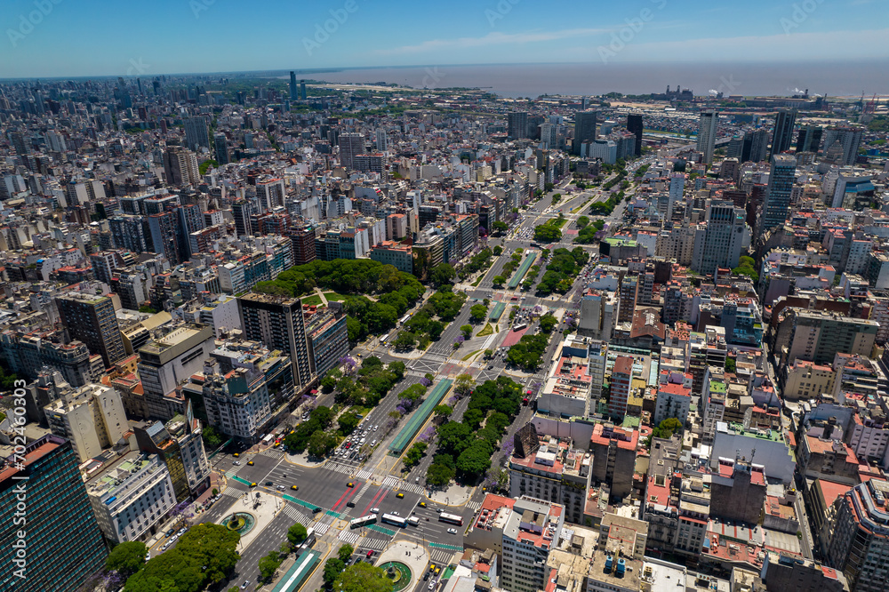 Obraz premium Beautiful aerial view of Plaza de Mayo, the Casa Rosada Presidents house, The Kirchner Cultural Centre, in Puerto Madero. Buenos Aires, Argentina.