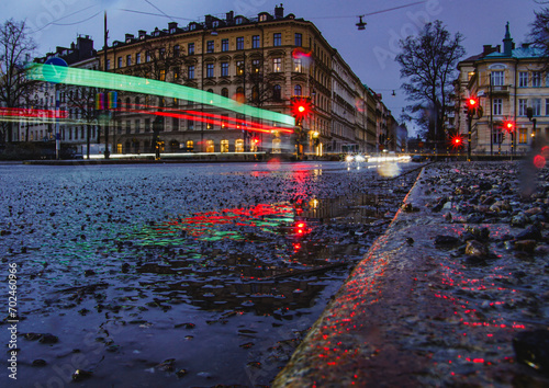 Canvas Print a view of a city street in the rain