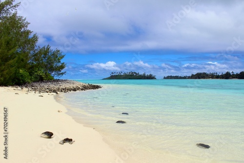 Fototapeta Naklejka Na Ścianę i Meble -  rarotonga clear water sky turquoise white beach
