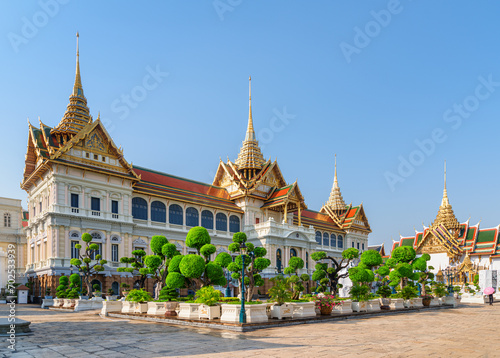 Awesome view of the Grand Palace in Bangkok, Thailand © efired