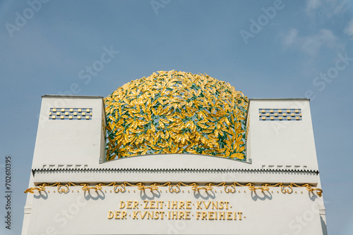 Tableau sur toile Vienna Secession Building Dome Details, Friedrichstraße, Vienna, Austria