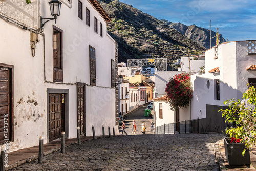 Fototapeta Naklejka Na Ścianę i Meble -  Small streets and homes in Garachico on Tenerife, Spain
