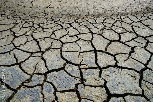 dry cracked ground,trockenrisse
