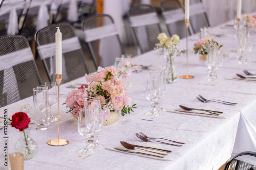 Wedding table with pink flowers Wedding table with pink flowers