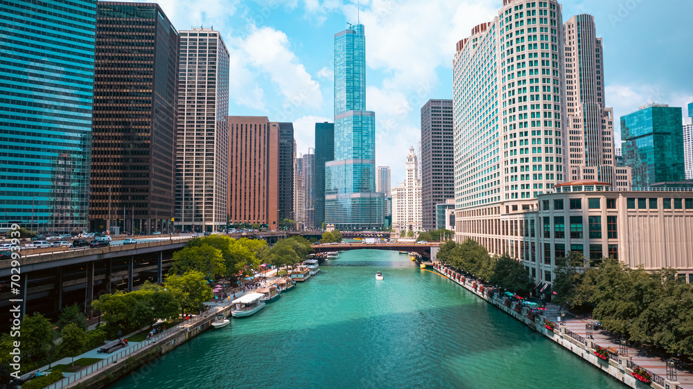 Fototapeta premium Chicago River in August
