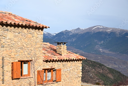 La cara norte de la Serra de Cadí vista desde Estana (Cerdanya, Cataluña, España, Pirineos)