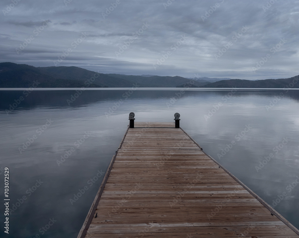 Naklejka premium Scenic View of a dock on a winters day at Lake Jocasse, in Oconee Pickens - South Carolina