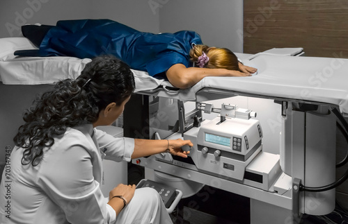 Fotografía MultiCare Platinum Prone Breast Biopsy Table, Multicare Biopsy Table Mammography