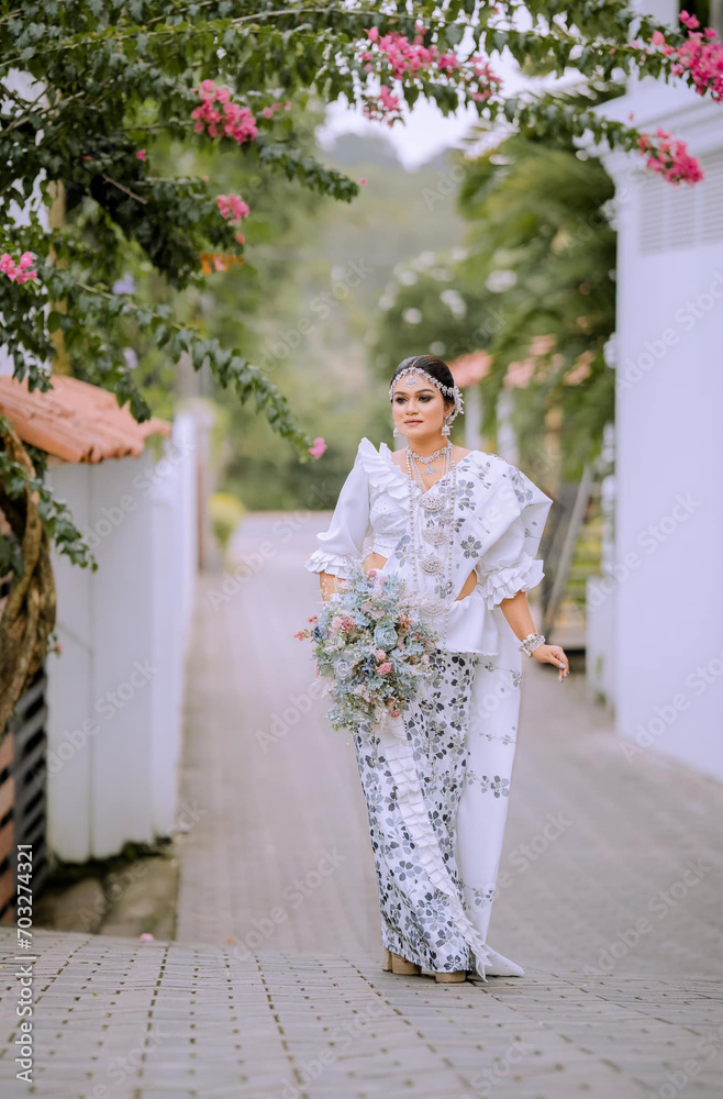Tradition Meets Grace: Asian Bridal Portraits that Tell a Story Tradition Meets Grace: Asian Bridal Portraits that Tell a Story