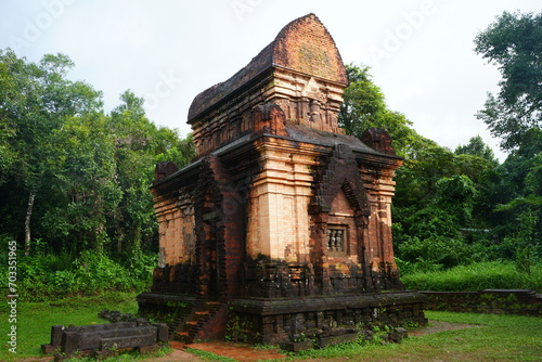 My Son Sanctuary, Ruins from the Champa Empire in Hoi An, Vietnam - ベトナム ミーソン遺跡