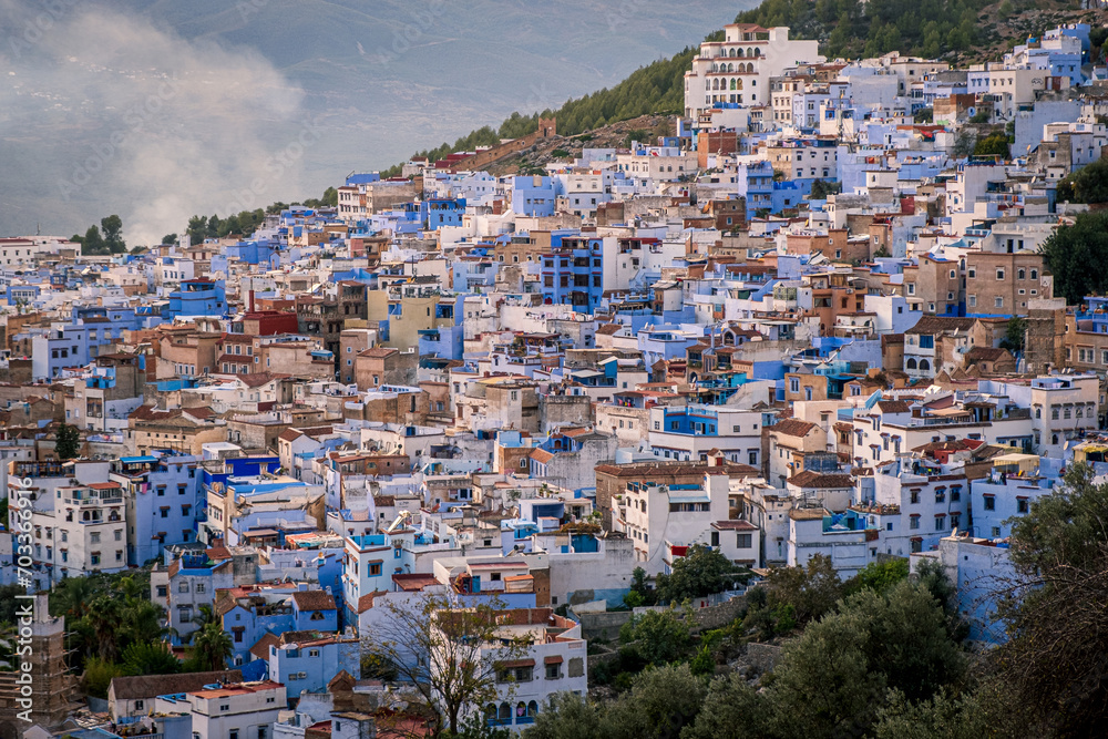 モロッコの青い街シェフシャウエンの夕暮れの風景