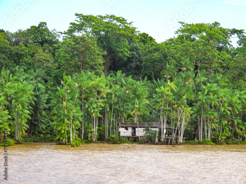 Ribeirinhos no rio Amazonas