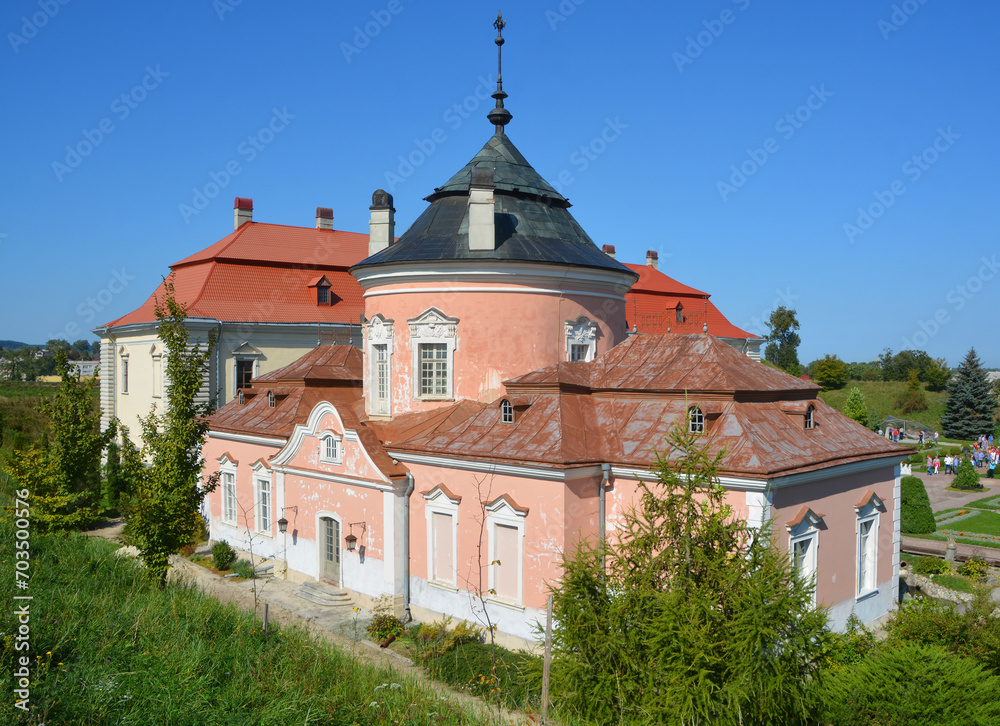 Zolochiv Castle is comprised of the huge rectangular Grand Palace and the smaller rotunda of the Chinese Palace, which holds a large collection of Oriental art. Zolochiv Castle is comprised of the huge rectangular Grand Palace and the smaller rotunda of the Chinese Palace, which holds a large collection of Oriental art.