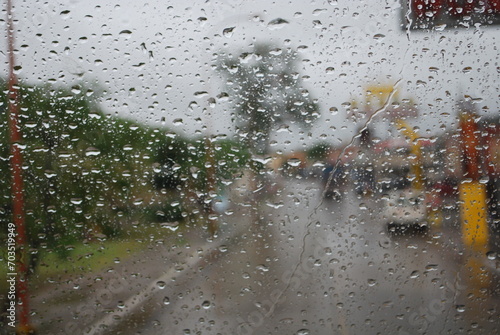 ventana lluvia ciudad photo