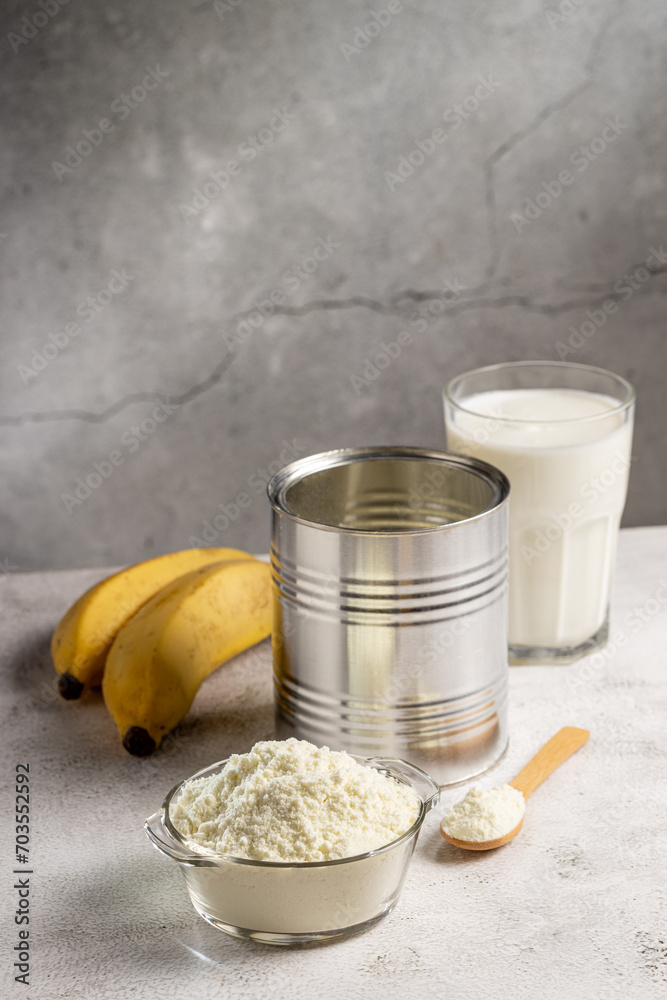 Powdered milk. Portion of granulated milk powder. Powdered milk. Portion of granulated milk powder.