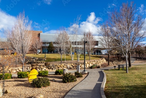 фотографія Pedestrian Student Pathway at Famous Embry Riddle Aeronautical University Campus
