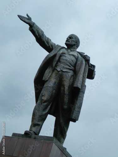 Hidden Lenin statue of Bishkek photo