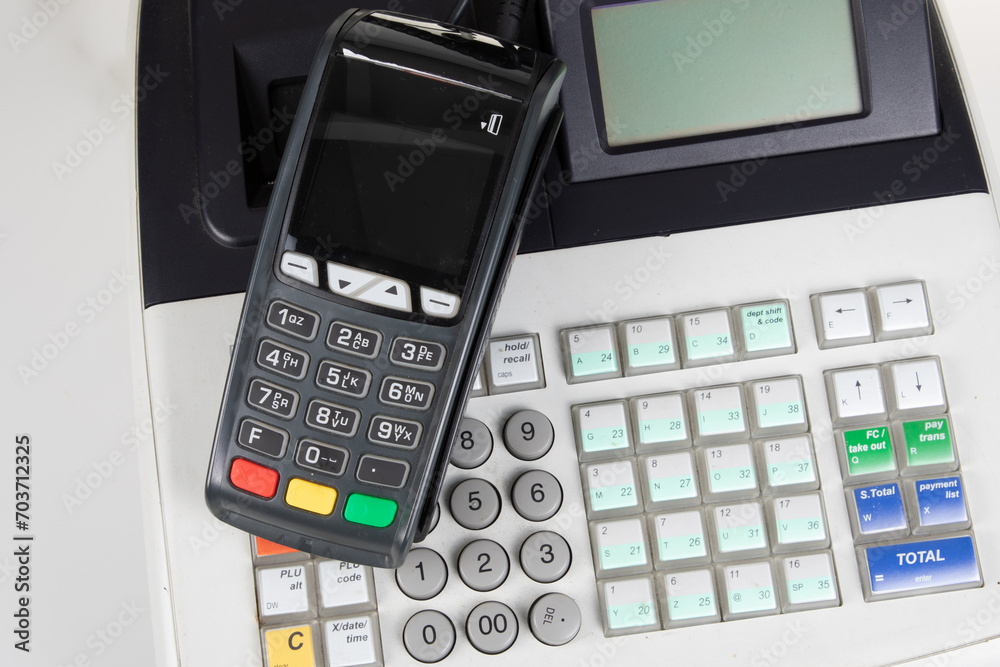 cash register and bank card payment terminal for payment by chip and magnetic bank card in a store cash register and bank card payment terminal for payment by chip and magnetic bank card in a store