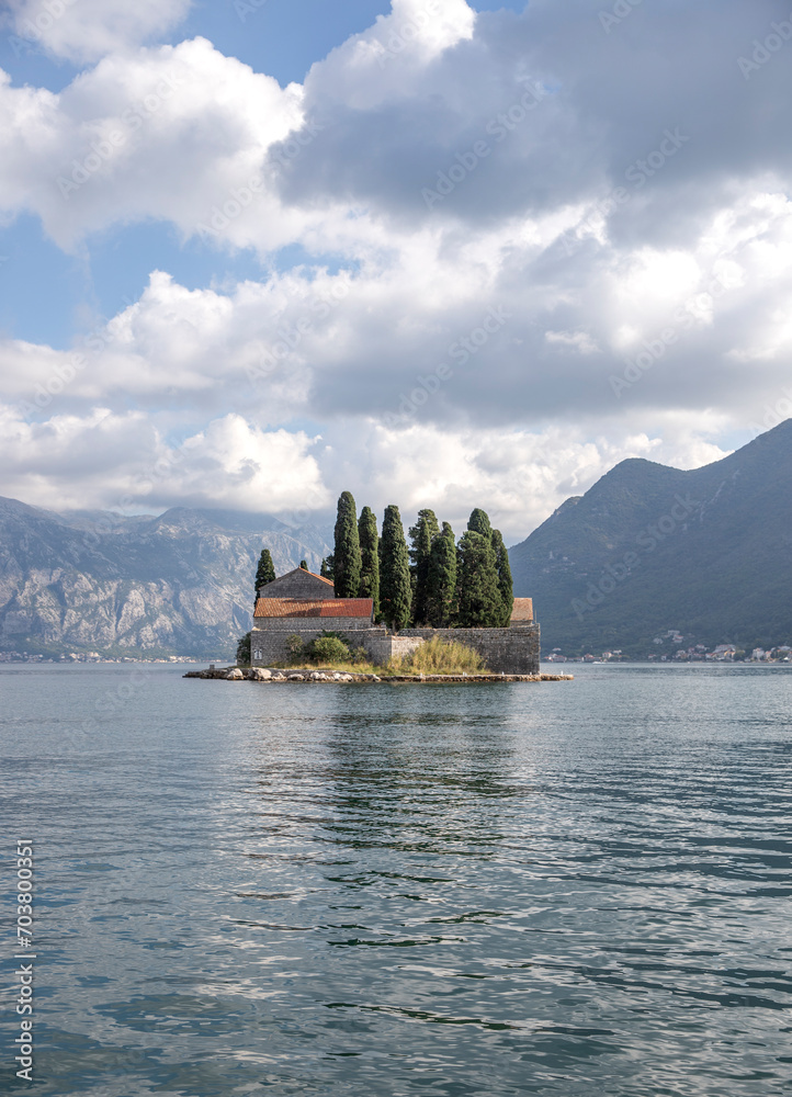 Φωτογραφία View of Old Town and mountains in Perast Kotor Montenegro