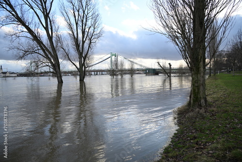Hochwasser in Köln 2024 © lunaundmo