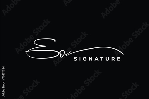 EO initials Handwriting signature logo. EO Hand drawn Calligraphy lettering Vector. EO letter real estate, beauty, photography letter logo design. © Design Hub