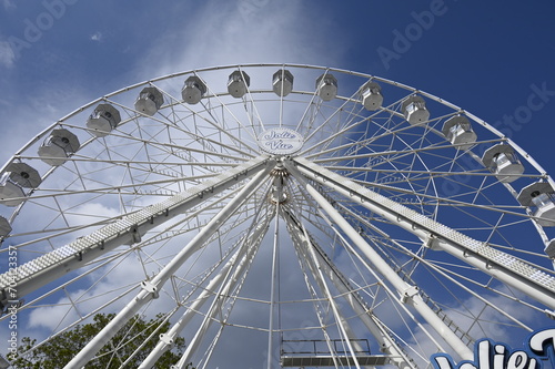 Grande roue à la fête foraine