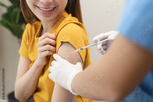 Canvastavla People getting a vaccination to prevent pandemic concept