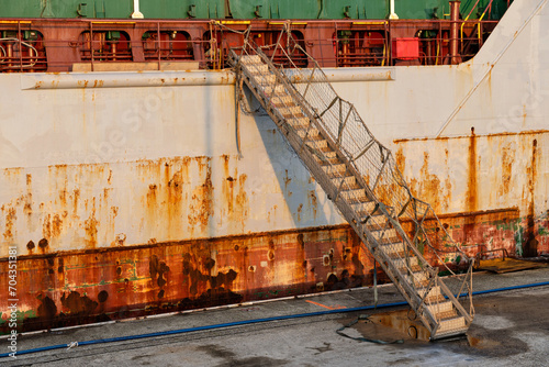 gangway between quay and ship