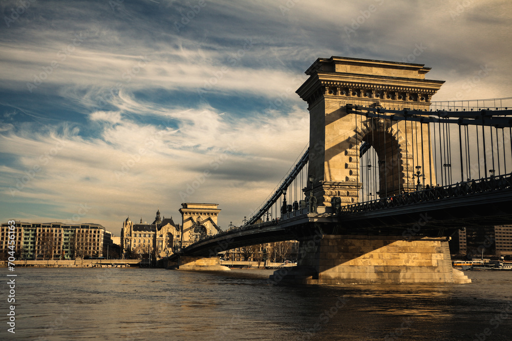 Obraz premium chain bridge