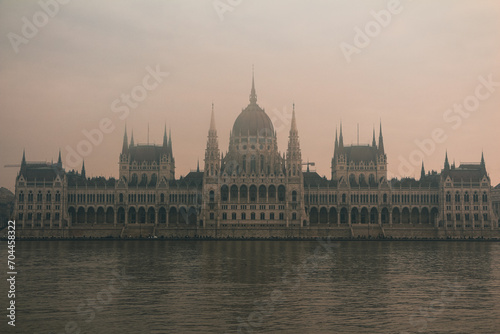 hungarian parliament © Zolt_án