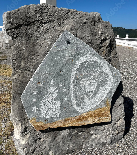 Monument to Mary and Jesus, above the Cievna canyon. Tourist route on the way to Grlo Sokolova photo