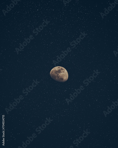 Minimalist moon with stars © Julien