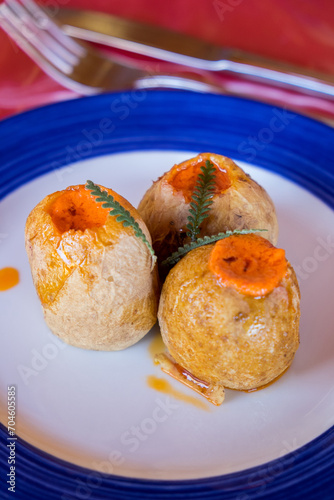papas rellenas de mojo rojo en Canarias