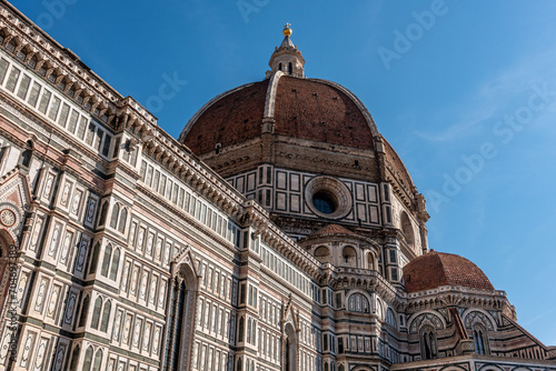 Neo-gothic facade of the cathedral Santa Maria del Fiore in Florence © imagoDens