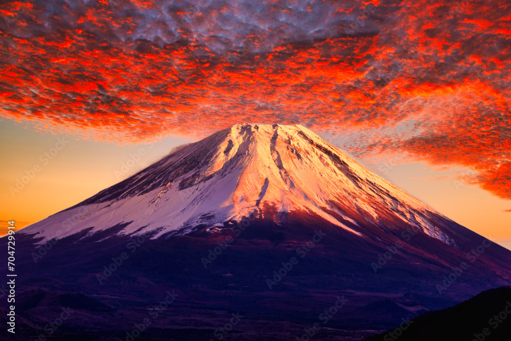 富士山の美しい夕景