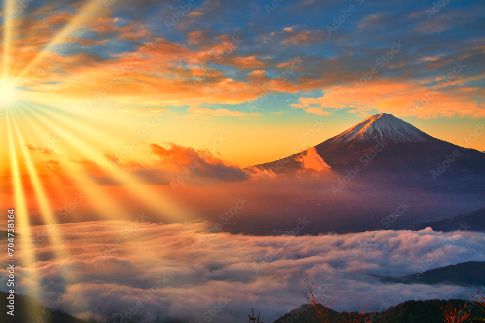 新道峠より朝の雲海と富士山