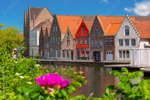 Sunny Bruges canal Spiegelrei with beautiful medieval houses, Belgium