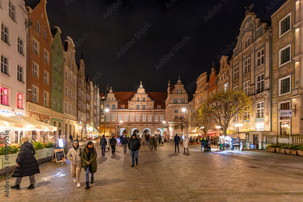 Naklejka premium Abends im November auf dem Langen Markt in Danzig.