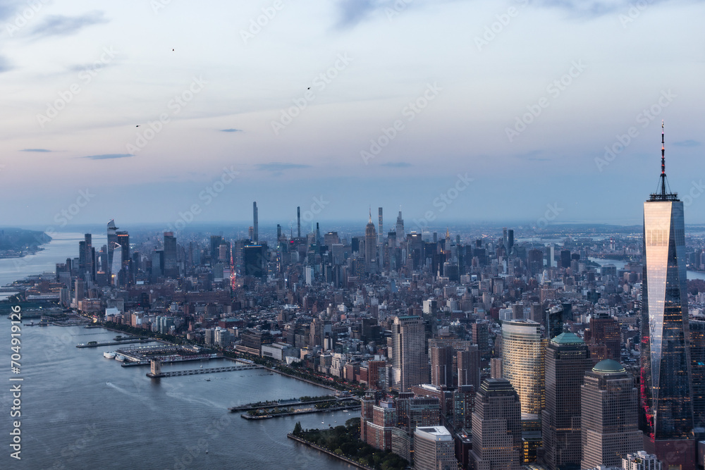 Φωτογραφία New York City Aerial Evening Cityscape with Stunning Manhattan Landmarks, Skyscrapers and Residential Buildings