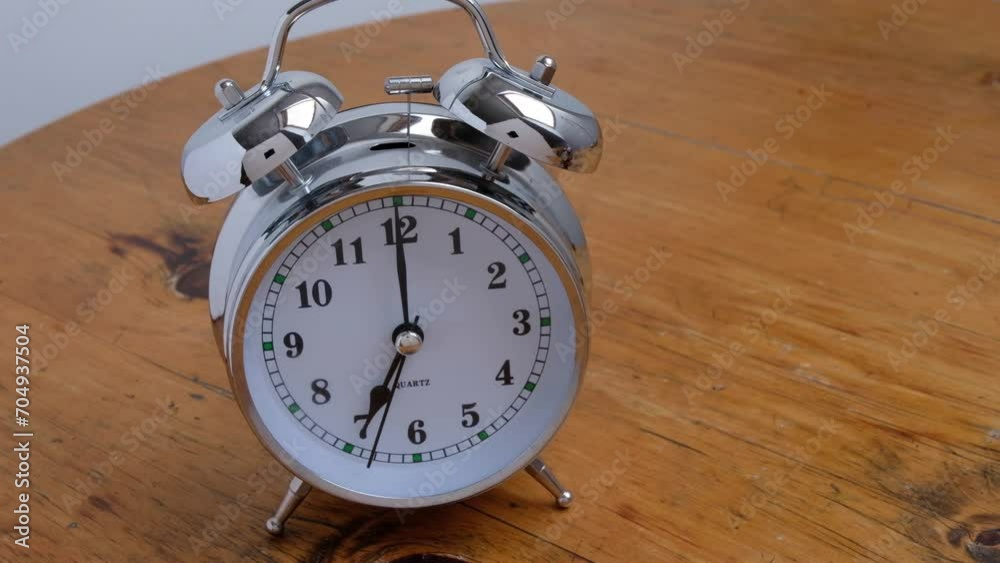 Alarm clock set for 7am Alarm clock set for 7am