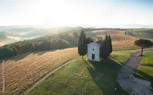 Obraz na płótnie chapel in the fields of Tuscany. Italy, August 2023 w salonie