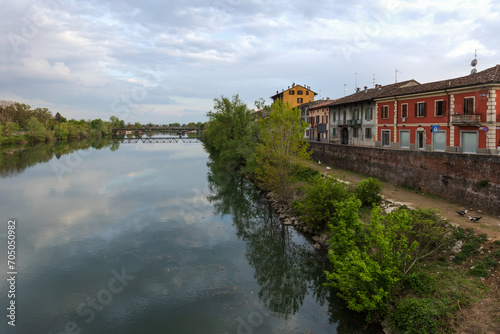 Panorama del Fiume Adda a Pizzighettone in Provincia di Cremona in Lombardia, Italia